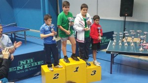 PODIUM ALEVIN MASCULINO